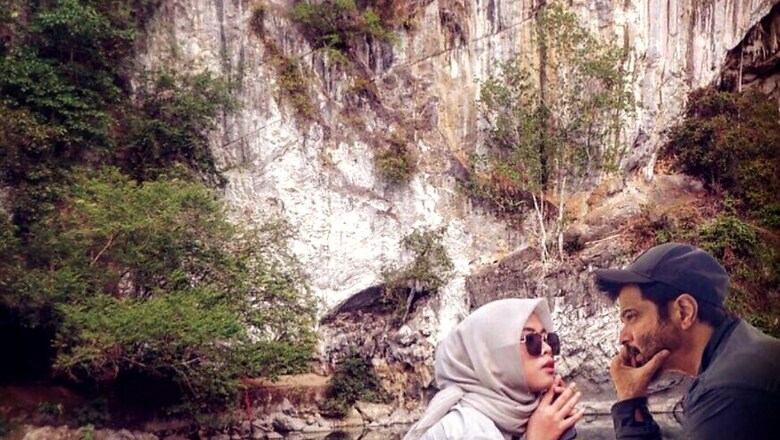 Anil Kapoor's Witty Response to Fan Who Photoshopped Herself in a Picture With Him