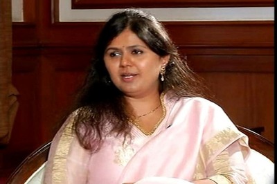 Day After Cryptic Facebook Post on Her Future Journey, Pankaja Munde Removes BJP from Twitter Bio