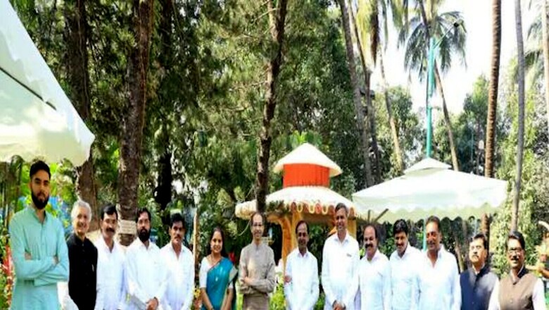 Decoding Prakash Raj's Presence in KCR Meeting With Uddhav Thackeray, Sharad Pawar