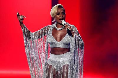 Mary J. Blige Gets Divorced.