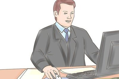 How to Become a Commercial Loan Officer