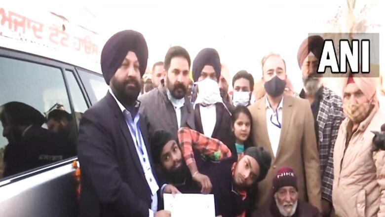 This is How Punjab's Conjoined Twins Cast Votes While Maintaining Secrecy