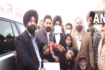 This is How Punjab's Conjoined Twins Cast Votes While Maintaining Secrecy