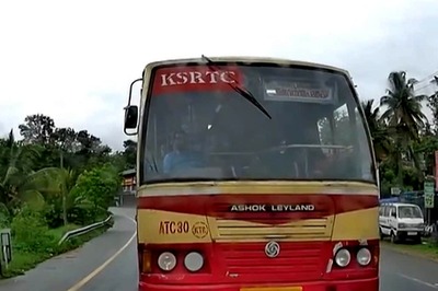 'Just Chilling In Middle Of The Road': This Altercation Between Bus And Car Driver Is Hilarious