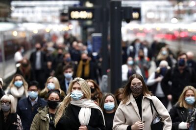 There Were Hopes of Pandemic 'Ending' Before Omicron. Now Scientists Are Rewriting Expectations