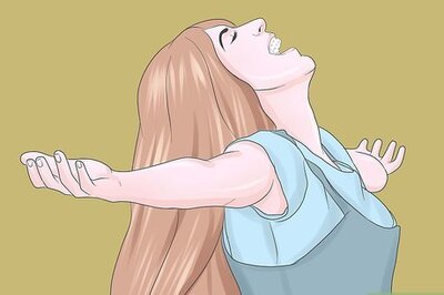 How to Play Hard to Get While Encouraging Him to Want You