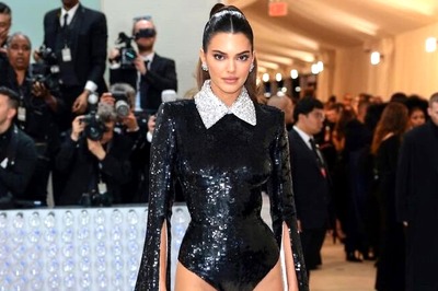 Watch: Kendall Jenner Is Killing It In Fierce Red Dress At Paris Fashion Week