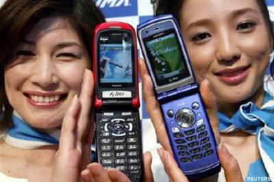 Fujitsu to sell mobile phones in India, China