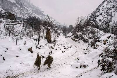 Srinagar Records Season's Coldest Night at Minus 5.8 Degrees; Snowfall Likely in Kashmir on New Year's Eve