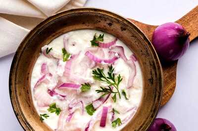 This Is Why You Must Stop Eating Onions And Curd Together
