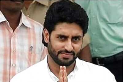 Abhishek Bachchan Urges Everyone to Wear Mask and Keep Social Distance