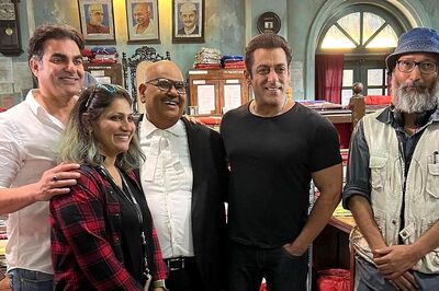 Salman Khan Is All Smiles As He Meets Arbaaz Khan, Satish Kaushik On Sets Of Patna Shukla; See Pics