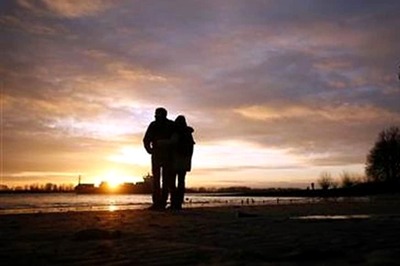 Sugar Daddy Relations Much More than Sex, Money: Study