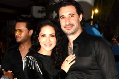 Sunny Leone Slips Into A Sexy Short Black Dress For Her Birthday Bash, Cuts Cake With Paparazzi