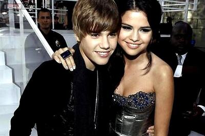 Selena Gomez to testify in paparazzo lawsuit against boyfriend Justin Bieber