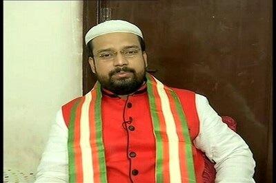 Cleric, After Promising Rs 10 Lakh, Now Refuses To Pay the Man Who Shaved Sonu's Head