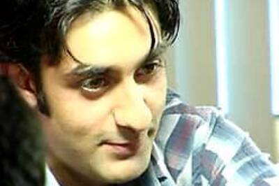 Zaroo arrested for slapping starlet Sonal Chouhan