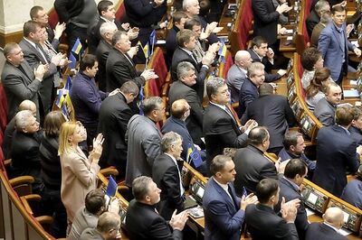 Ousted Ukrainian leader urges referendum