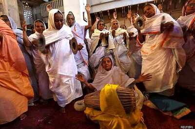 Vrindavan: 1000 widows break shackles of social stigma, play Holi with colours, gulal