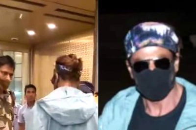 Pathaan: Shah Rukh Khan Jets Off to Spain for Shoot, Greets Airport Security With Folded Hands