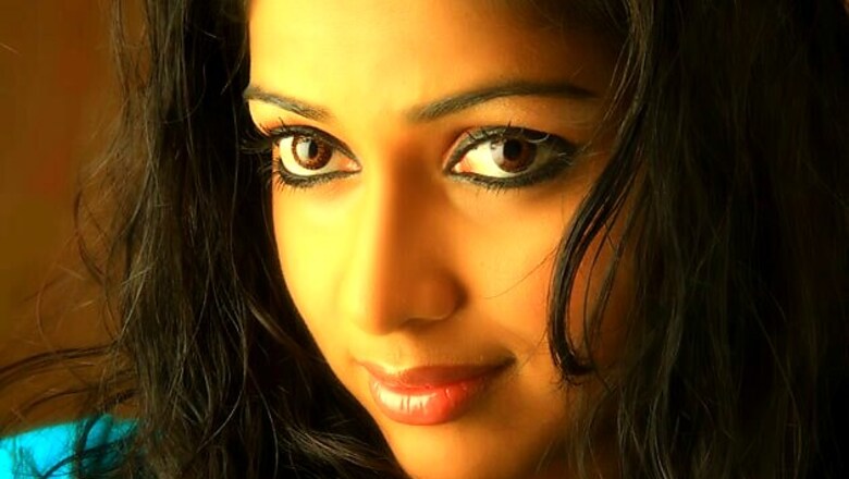 Incredible to dub in mother tongue: Amala Paul