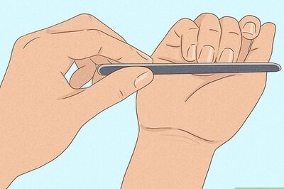 How to Manicure Short Nails