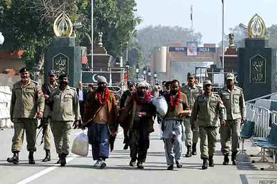 'Mentally unsound' Indian prisoner set free by Pakistan