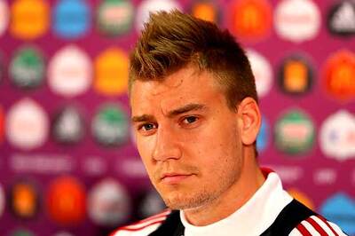 Eintracht Frankfurt in talks with Arsenal's Nicklas Bendtner