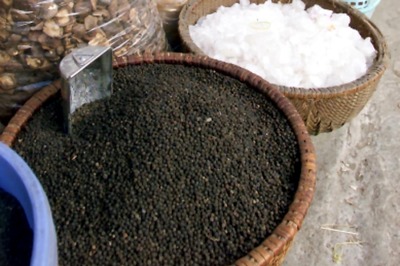 Revenue Body Confiscates Black Pepper Worth Rs 4 Crore Smuggled in From Singapore