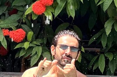 Kartik Aaryan Is Beating The Heat In a Pool With His Bhool Bhulaiyaa 2 Hook Step