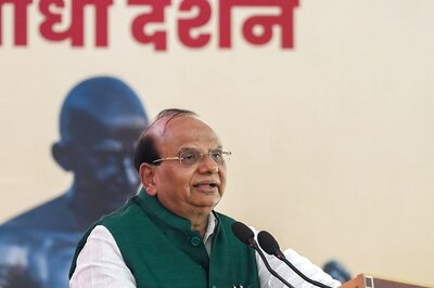 Delhi L-G Slams AAP Ministers For Refusing to Attend Meetings With Him, Writes to MHA