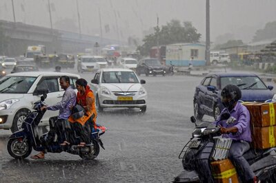 Heavy Rain Hits Gurugram, Causes Waterlogging, Traffic Snarls; More Showers Likely on Wednesday