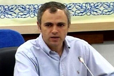 Omar Abdullah reviews arrangements for Haj pilgrimage