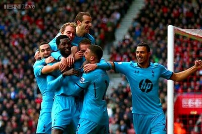 Emmanuel Adebayor gives Tottenham 3-2 win at Southampton