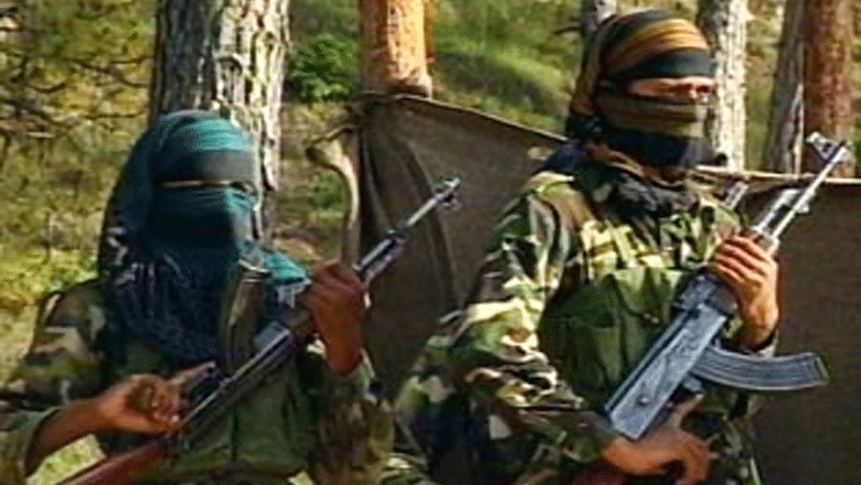 Two Army Personnel Injured after Militants Fire At Their Vehicle in Kulgam