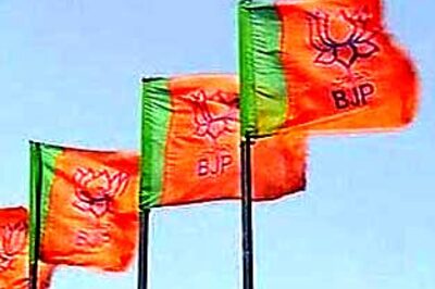 BJP leaders Rajnath, Joshi clash with police, injured