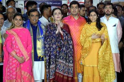 Mukesh Ambani's Son Akash Ambani to Wed Russel Mehta's Daughter Shloka in December; Engagement in June