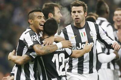 Juventus win, advance to last 16 of Champions League