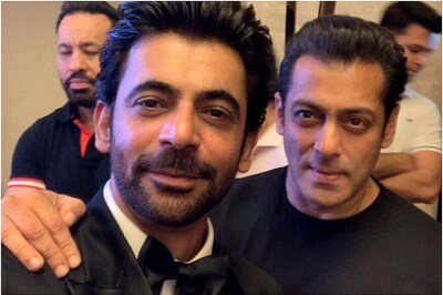 Bigg Boss 13: Sunil Grover Returns as Gutthi, Leaves Salman Khan in Splits