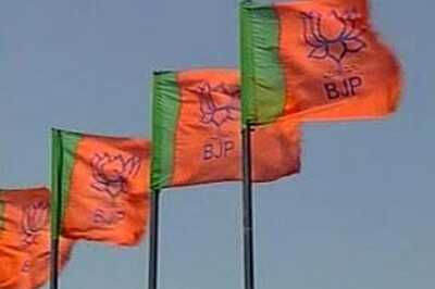 Jharkhand BJP MLAs quit, demand early polls