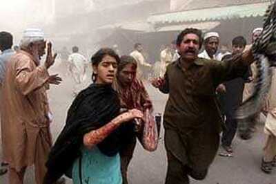 Car bomb in Pak during Hillary visit