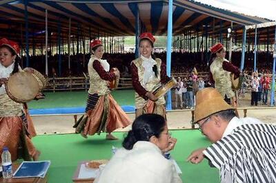 Mamata provides support for development of handicrafts,olden art forms in Hills