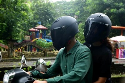 Anushka Sharma-Virat Kohli Enjoy Scooter Ride in Mumbai with Helmets On, are Spotted by Paps Anyway