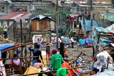 Death Toll Crosses 200 After Philippines typhoon, Desperate Survivors Plead for Drinking Water, Food