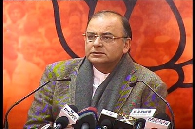 AAP government becoming victim of its own style: Jaitley
