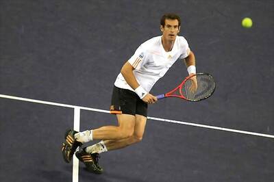 Murray dispatches Dolgopolov in Shanghai Masters