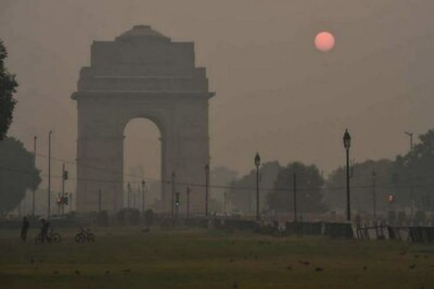 Delhi's Air Quality Continues to Be 'Very Poor', Likely to Improve on October 26