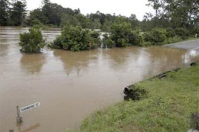 Rising floods spread to second Australian state