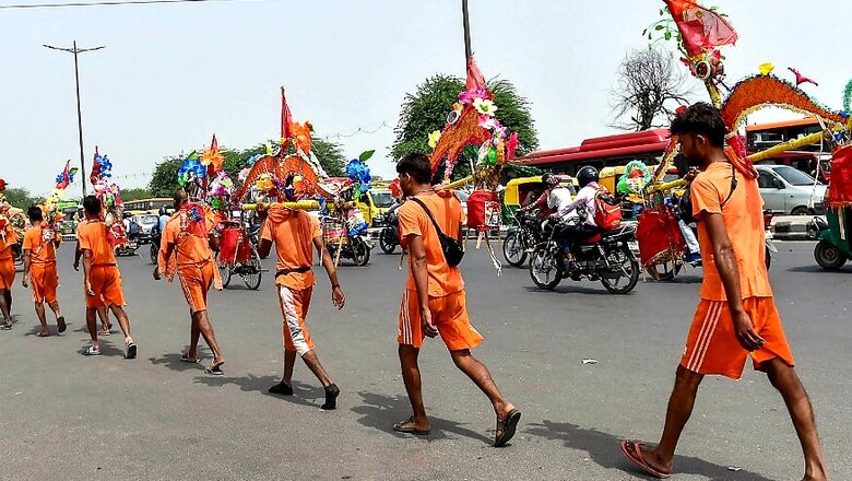 Woman Kanwariya Dies in UP as She Falls off Tractor-trolley While Dancing