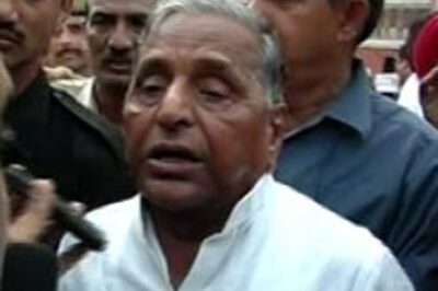 Mulayam resigns as CM, targets EC